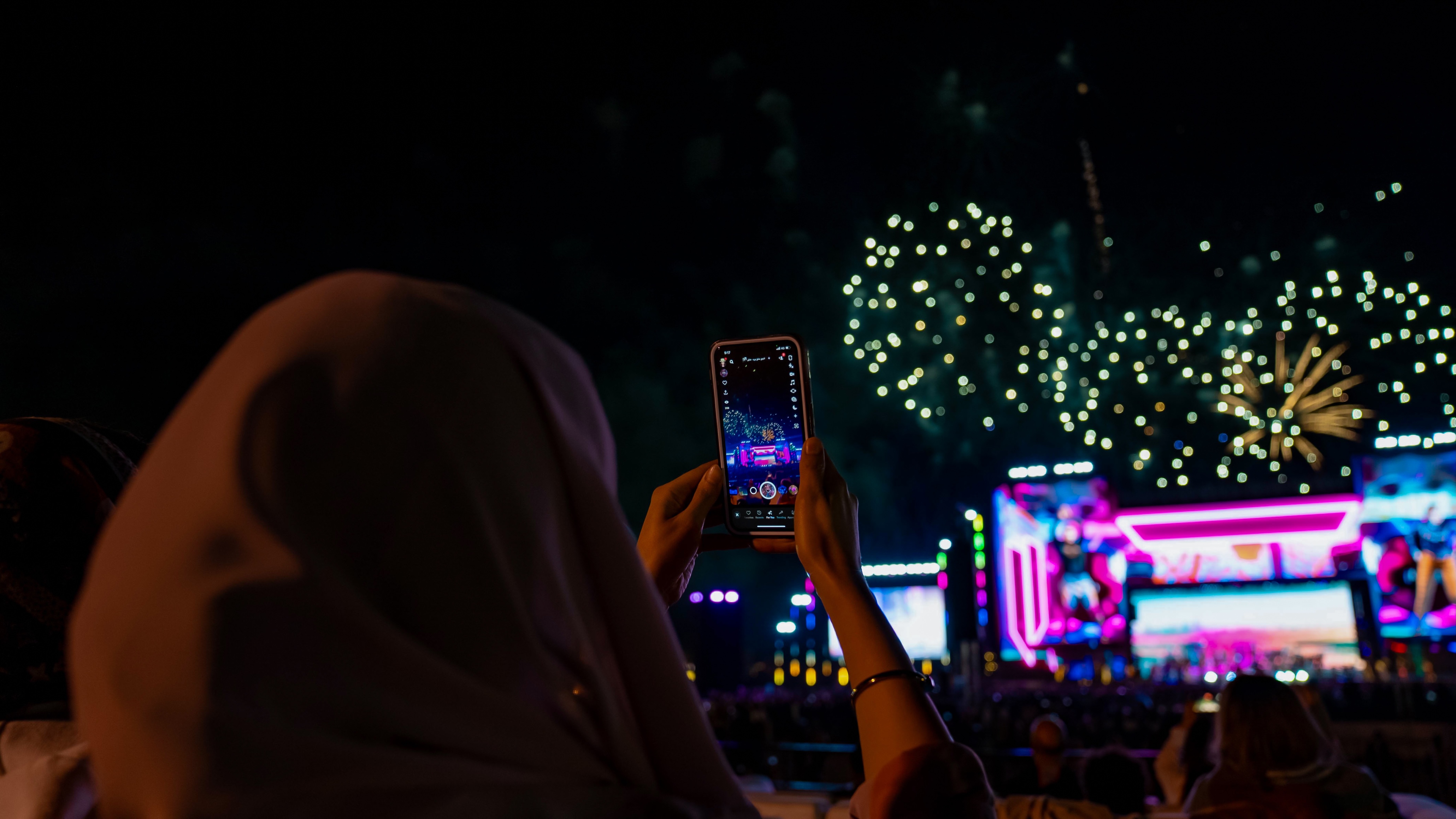 "ليالي المهرجان في دبي فستيفال سيتي مول" تقدم مجموعة استثنائية من العروض الترفيهية والحفلات الموسيقية وتجارب تناول الطعام